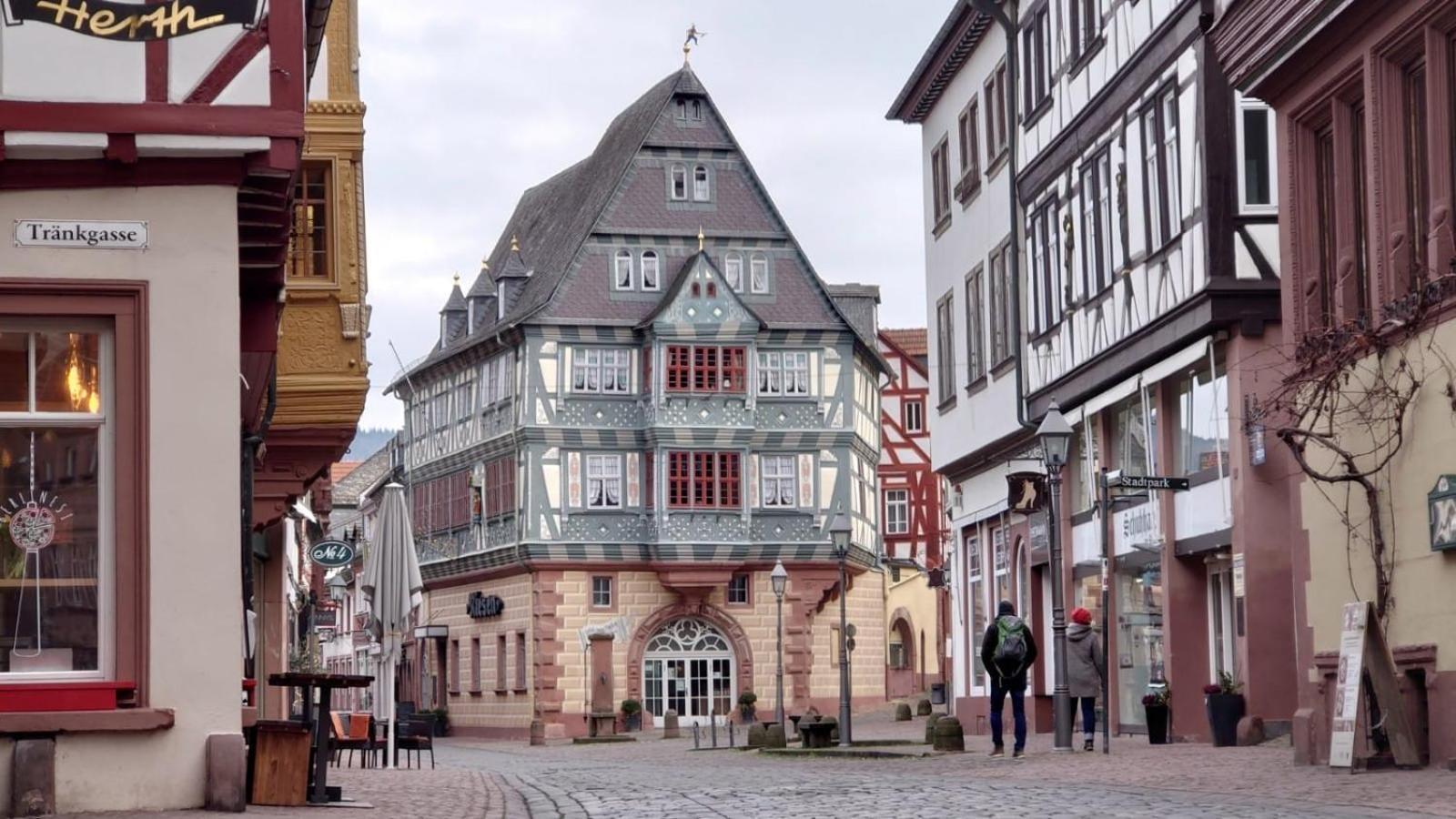 Hotel Zum Riesen - Aelteste Fuerstenherberge Deutschlands Miltenberg Buitenkant foto